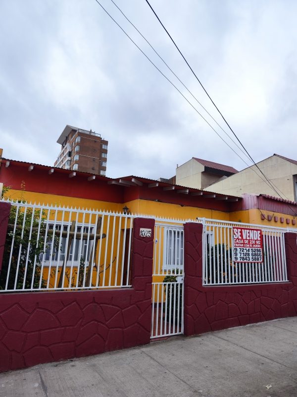 Casa comercial con potencial de ampliación en el sector sur — Casa Comercial en venta en Antofagasta