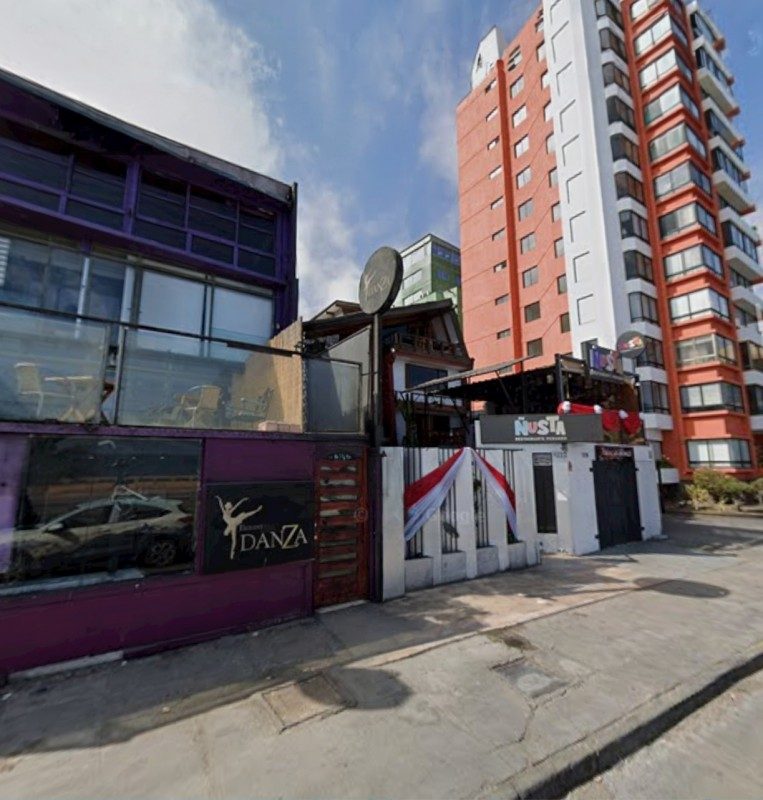 Edificio de 4 pisos frente al mar en Costanera Sur — Casa Comercial en arriendo en Antofagasta